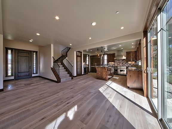 5th image of 2181 Catalina Dr