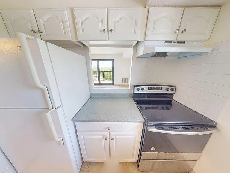 46 Marion St #5C — Photo 5