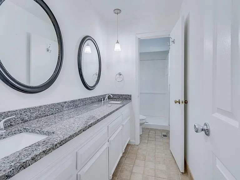 313 Abbey Ln — Photo 17