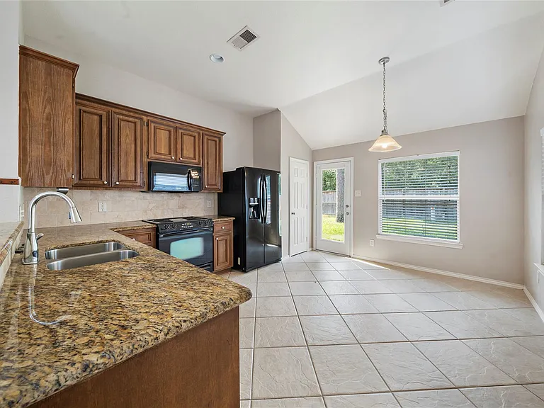 2359 Keegan Hollow Ln — Photo 3