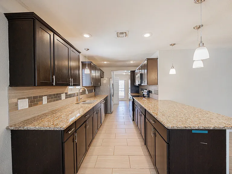 1332 E Whitton Ave — Photo 9