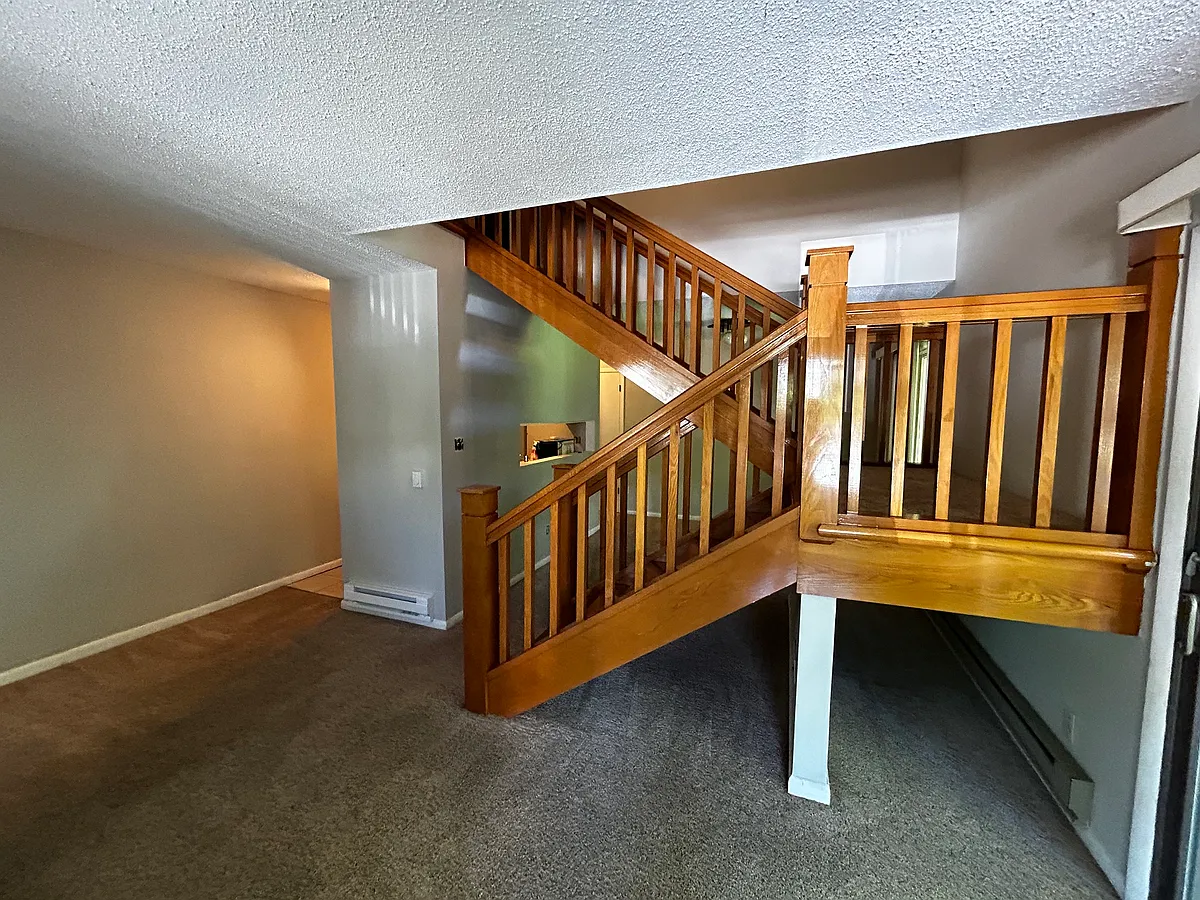 Building Photo - 302 Buena Vista Dr #H