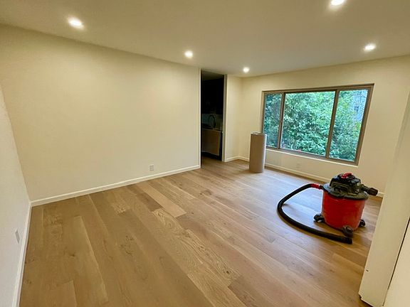 5th image of 2701 Sacramento St APT 7