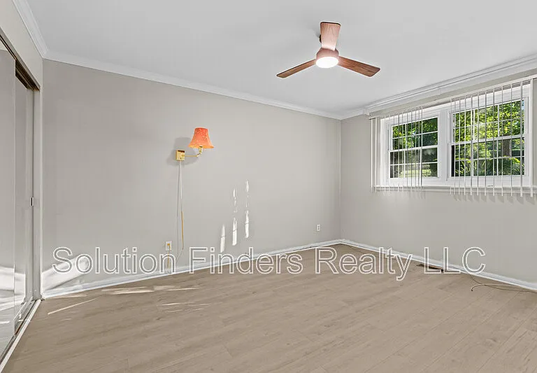 211 Crocker Dr #1 — Photo 17