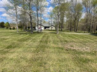 16718 E Robin Rd, Mount Vernon, IL 62864