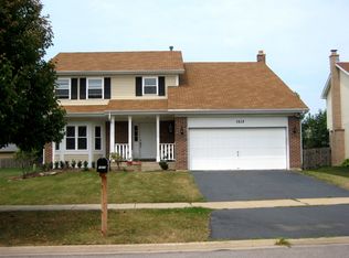 1615 Lois Ann Ln, Naperville, IL
