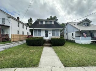 12 Locke Ter, Saint Albans, VT 05478