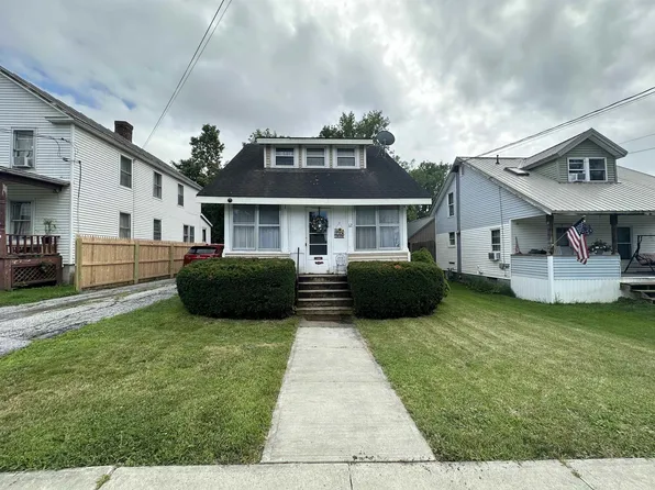 12 Locke Ter, Saint Albans, VT 05478