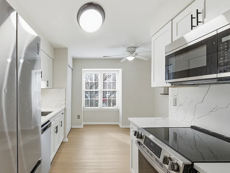 14810 Millicent Ct — Photo 14