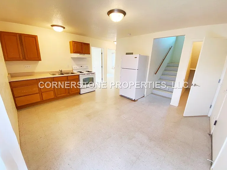 670A Hunalewa St #1 — Photo 2