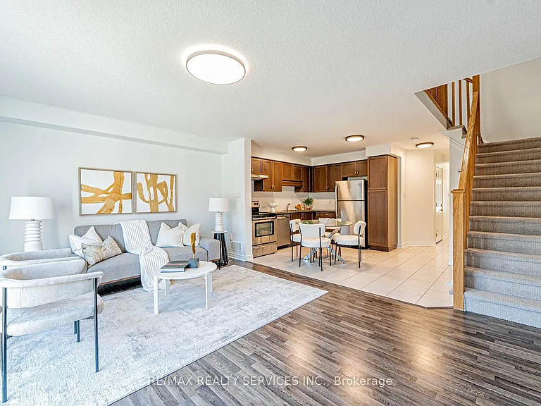 22 Arlington Cres #22 — Photo 4