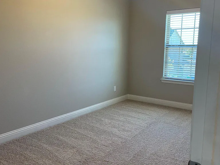 6810 Jade Dr — Photo 7