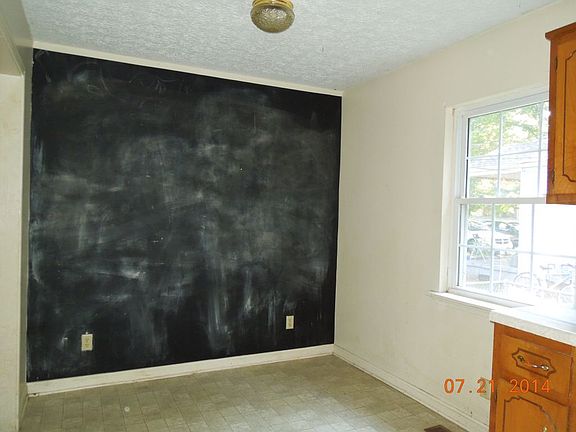 4th image of 1310 Poplar Ct