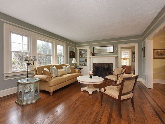 4th image of 26 Revere St