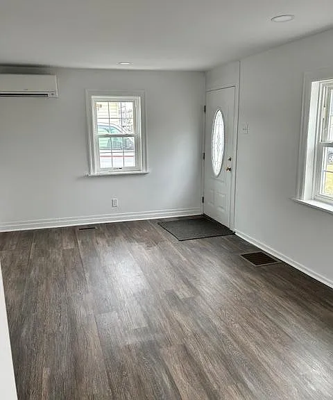 512 S Laurel St — Photo 10
