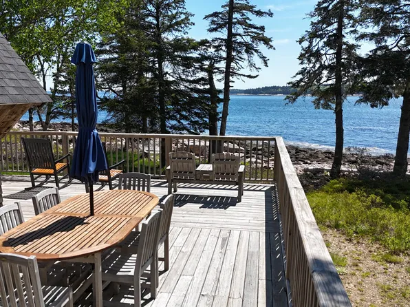 180 Red Point Road, Swans Island, ME 04685