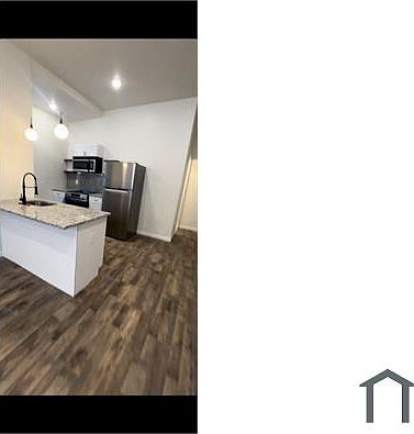 1st image of 3265 N Park Ave Floor 2