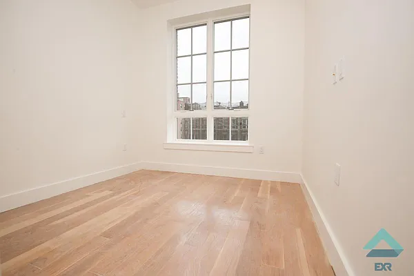 Rented by EXR | media 27