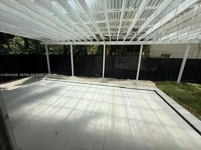 1047 NE 84th St — Photo 30