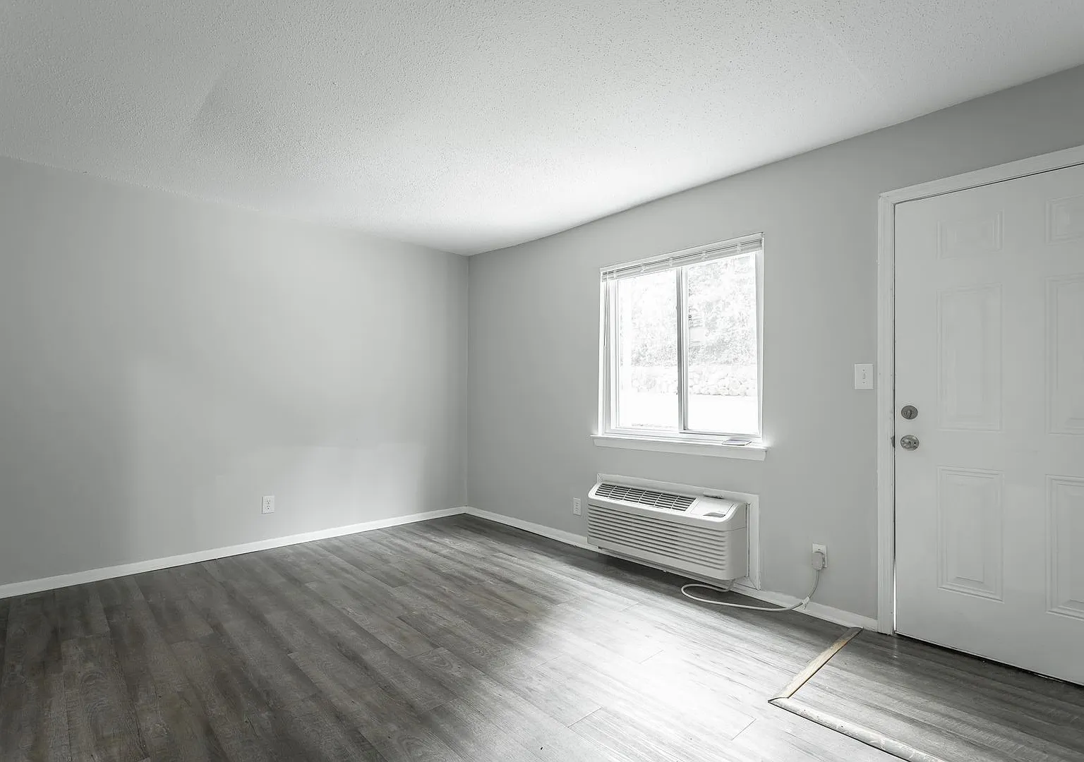 113 Goodson Ave — Photo 4