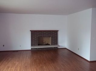3327 S 255th St, Kent, WA 98032