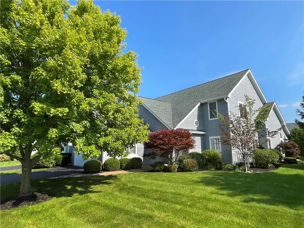 129 Carousel Ln, Canandaigua, NY 14424