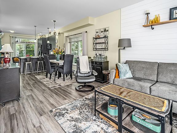 5th image of 19505 68a Ave #16