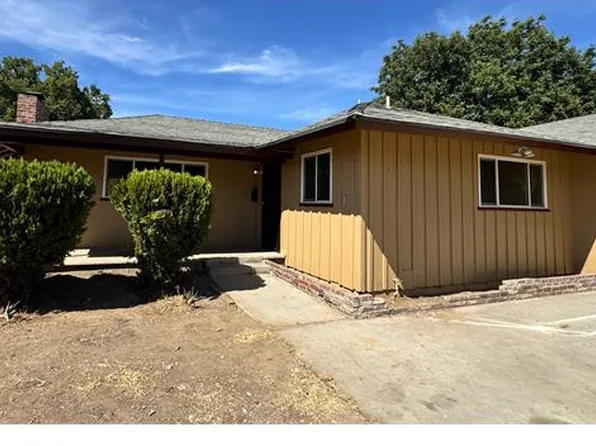 2993 E Ashlan Ave, Fresno, CA 93726