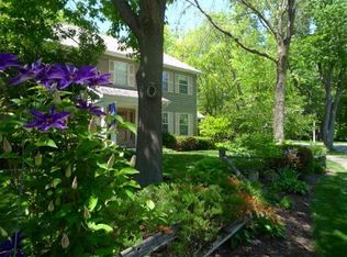 5 Hathaway Cres, Sugar Grove, IL 60554