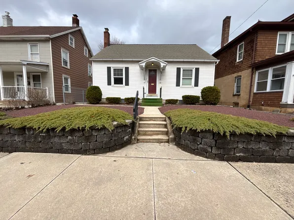 571 Lehigh Ave, Palmerton, PA 18071