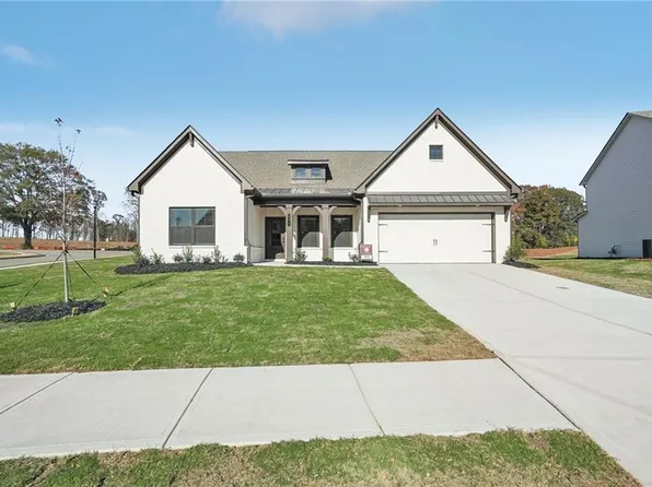 263 Winding Rose Dr, Hoschton, GA 30548