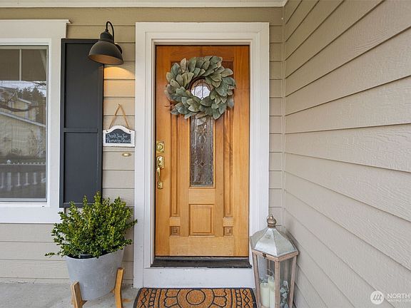 3rd image of 25305 153rd Street Ct E