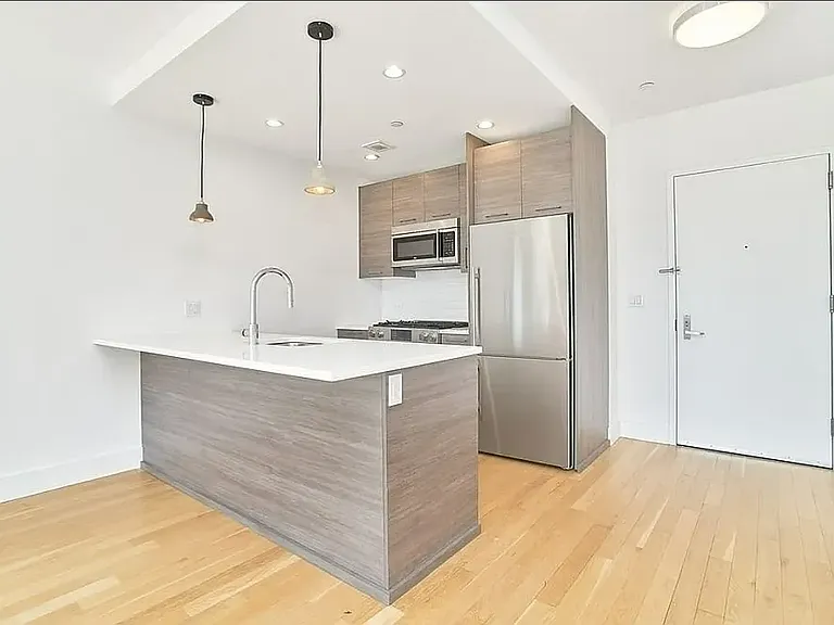 241 Atlantic Ave #4H — Photo 2