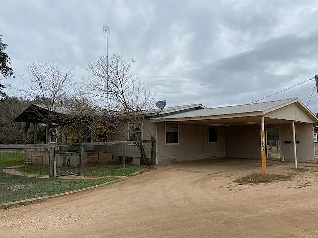Building Photo - 1581 S FM 1626