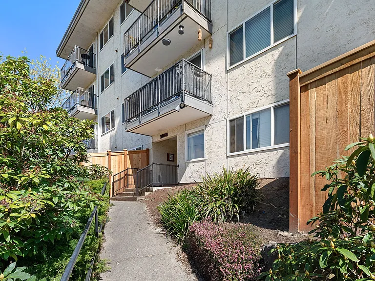 D14 Apartments — Photo 4