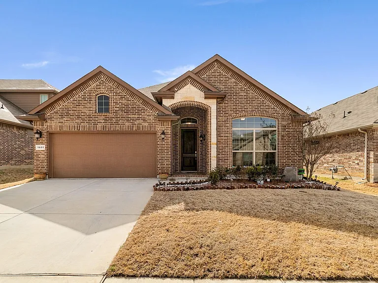 1801 Spinnaker Dr — Photo 1