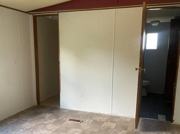 144 Flat Bottom Rd, Cedar Grove, TN 38321