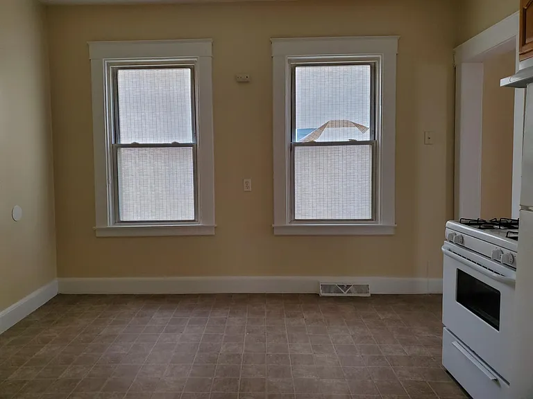 107 Sheffield Ave — Photo 13