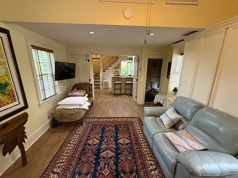 227 Julia St — Photo 7