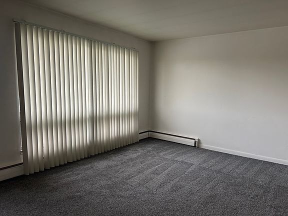 2nd image of 223 Robinhood Ln