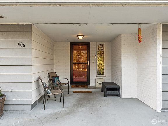 2nd image of 406 Dupont Avenue