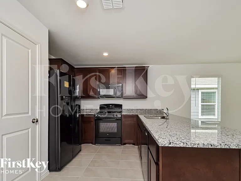 1333 Plum Rd — Photo 7