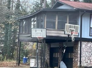 3202 Wintercreeper Dr, Lithonia, GA 30038