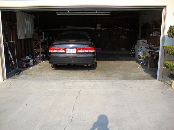 2nd image of 918 W 214th St