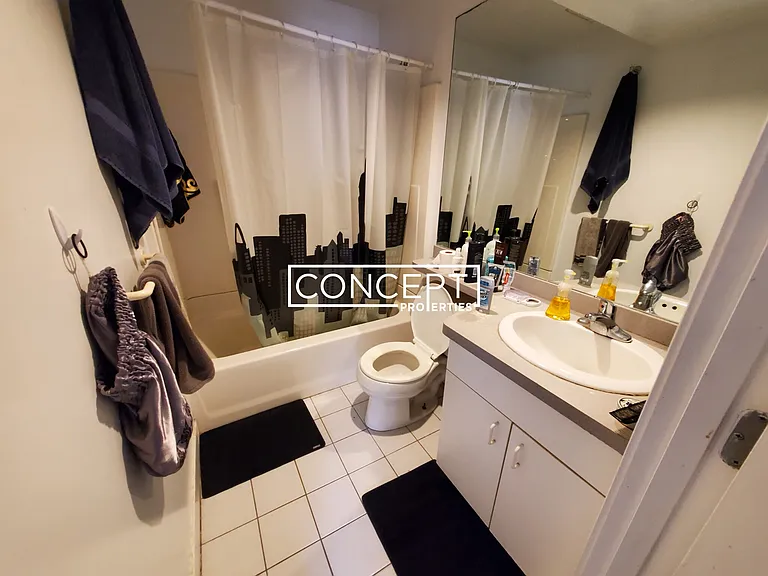 1659 Washington St #105 — Photo 3