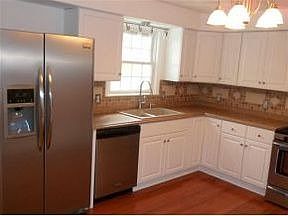 5th image of 5 Lillian Dr