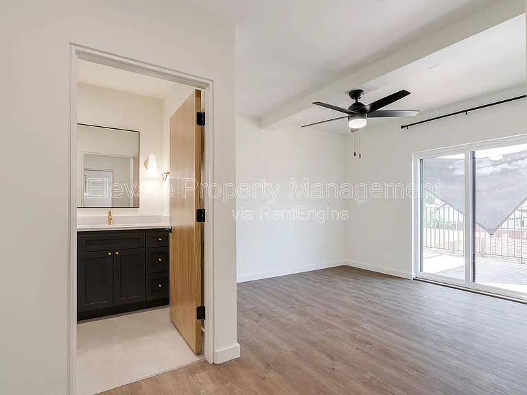 844 NW 43rd St #202 — Photo 22