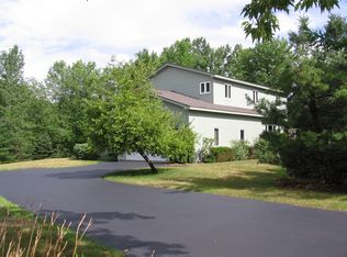 7 Brinker Dr S, Rensselaer, NY 12144