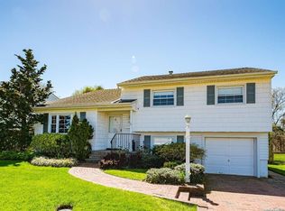 35 Glenbrook Rd, Hicksville, NY 11801