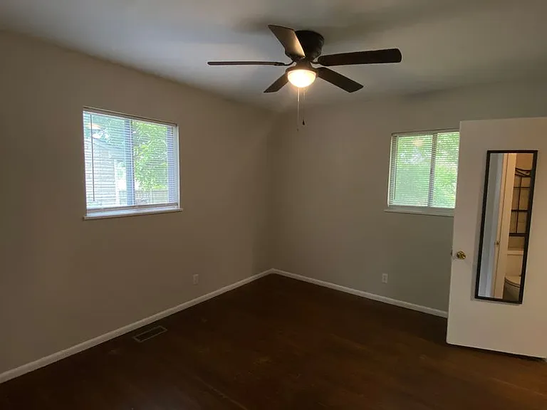 237 Vanderbilt Dr — Photo 17